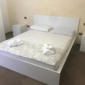 https://casalhouse-apartment.lecce-hotels.com
