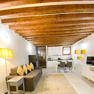 https://isa-lovely-home-in-venice.hotelslidodijesolo.com